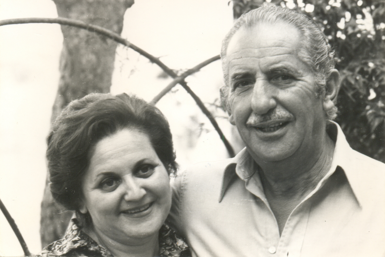 Con su esposa Carmen, 1977 (aprox.)